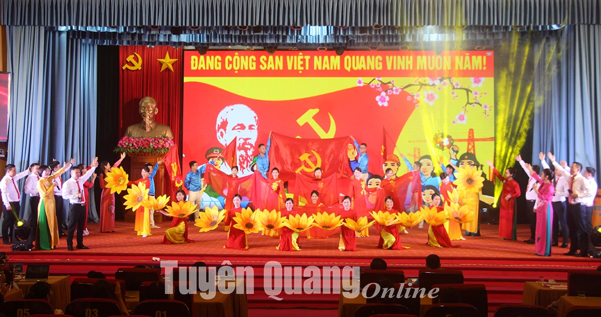 Chương trình nghệ thuật “Sắc màu văn hóa vùng cao”
