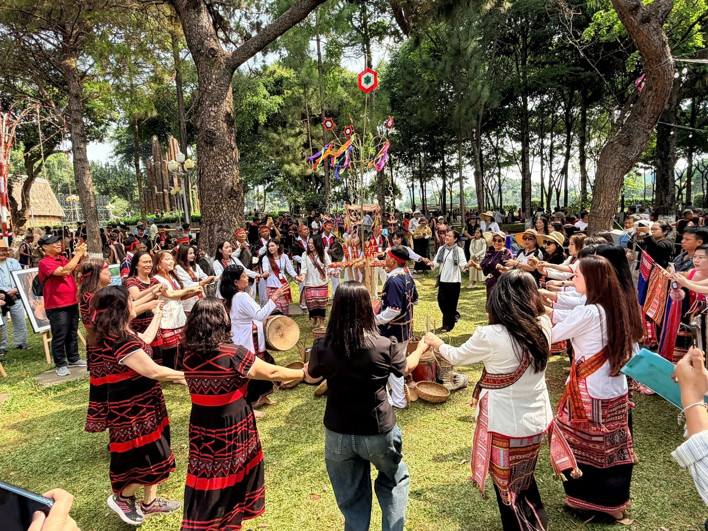 Chương trình "Âm vang cồng chiêng đại ngàn"