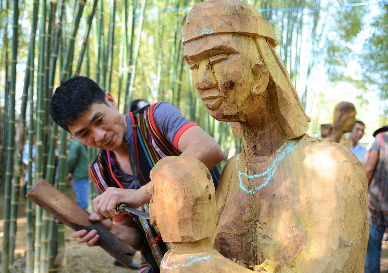 Liên hoan tạc tượng gỗ dân gian các dân tộc Tây Nguyên