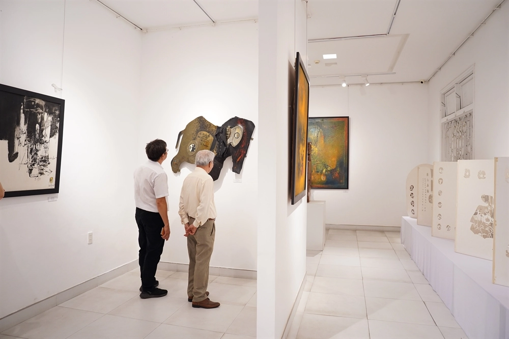 Triển lãm “Hành trình từ trái tim” – Nghệ thuật Lê Bá Đảng