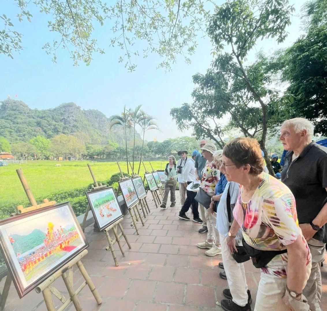 Triển lãm ảnh "Lễ hội Hoa Lư - Âm vang lịch sử và giá trị văn hóa ngàn năm"